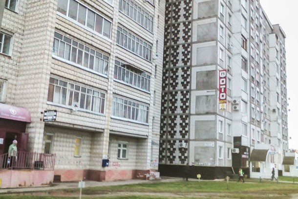 Жильцам двойной девятиэтажки ухтинские власти «подарили» дополнительные коммуникации в доме