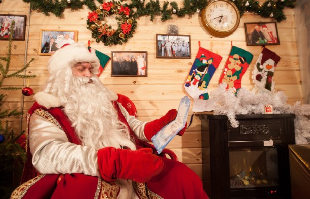 На обсуждение: «Путешествие на родину Деда Мороза за год подорожало для россиян почти на 15%»