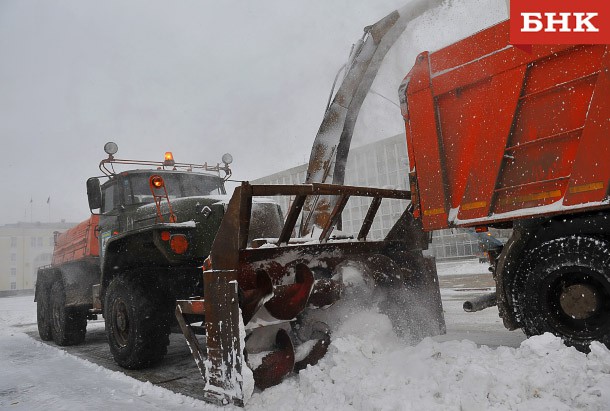 ГИБДД Сыктывкара просит автовладельцев не препятствовать уборке снега