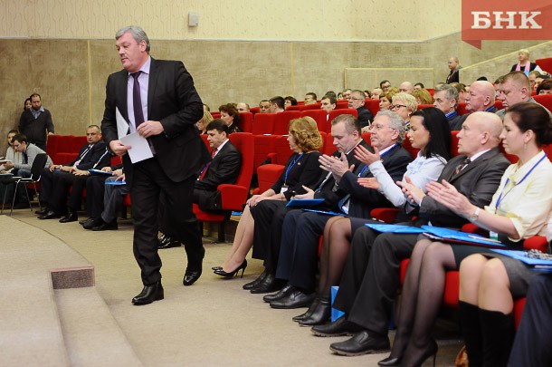 Сергей Гапликов призвал единороссов Коми включиться в пятилетнюю программу развития региона