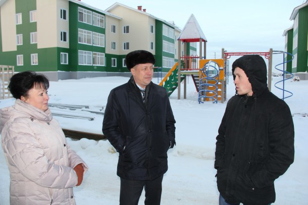  Сыктывкарские депутаты оценили готовность домов для переселенцев из аварийного жилья