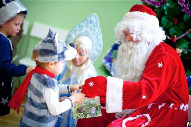 Сыктывкарские депутаты-единороссы подарят новогоднее представление детям из детских домов и социально незащищенных семей