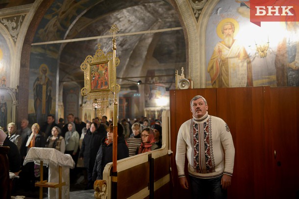 Православные сыктывкарцы празднуют Рождество