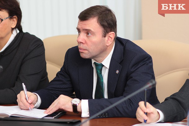 Сергей Гапликов поручил создать правительственную комиссию по развитию ЖКХ 