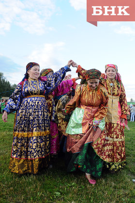В Санкт-Петербурге учат танцевать усть-цилемскую кадриль