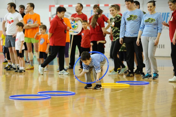 Творческие и спортивные семьи Сыктывкара встретились на веселых стартах