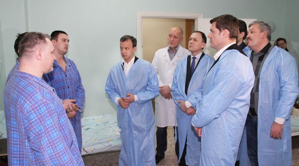 Сергей Гапликов и Аркадий Дворкович посетили в больнице горняков и спасателей,  пострадавших на «Северной»