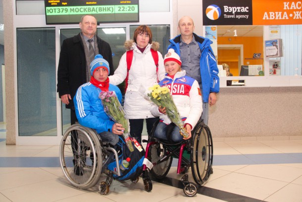 В Сыктывкаре встретили паралимпийцев Коми, триумфально выступивших на Кубке мира