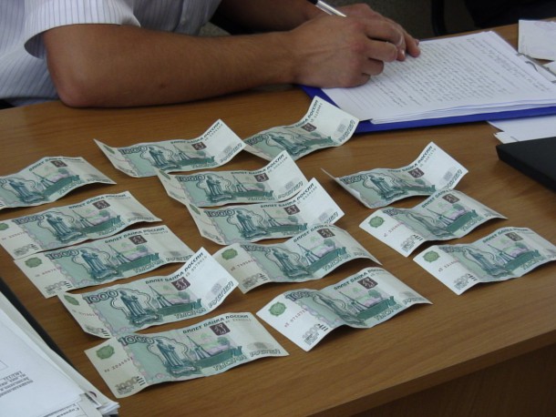 Житель Ухты собрал 370 тысяч рублей под предлогом поставки товара
