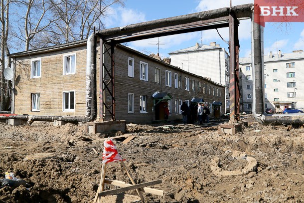Жильцам трех домов в Лесозаводе провели водопровод без воды 
