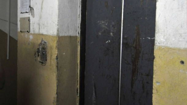 Прокуратура потребовала запретить эксплуатацию лифта в одном из домов Сыктывкара