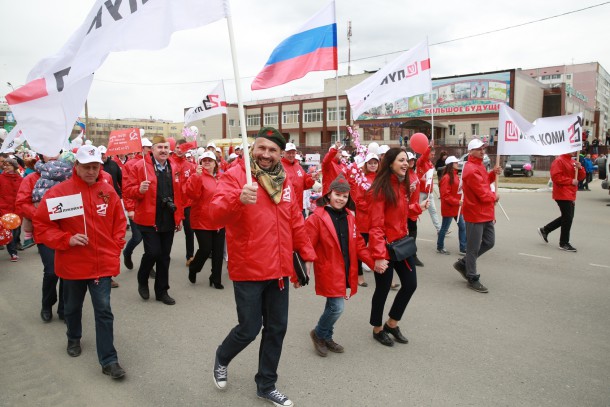 Колонна ЛУКОЙЛ-Коми на параде в Усинске была самой многочисленной