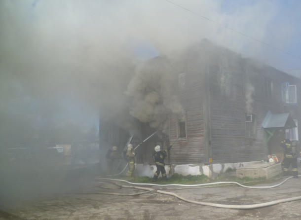 Пять человек спасены из горящего дома в Сыктывкаре