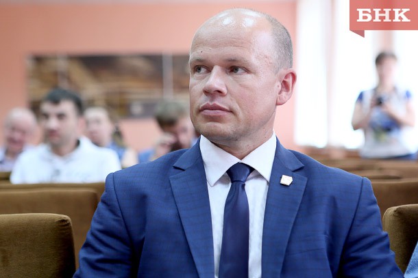 Эсеры выдвинули на выборы главы Коми издателя Вячеслава Попова