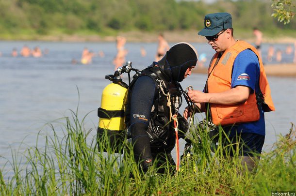 Спасатели обнаружили тело девочки, утонувшей вместе с друзьями 21 июня в Сыктывкаре