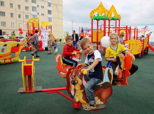 ЛУКОЙЛ-Коми подарил усинским детям еще один городок