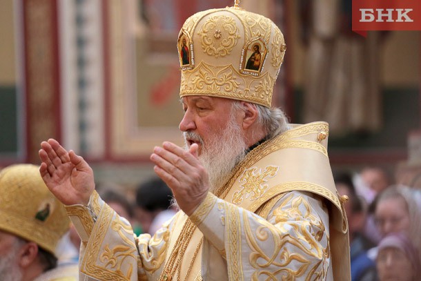 Патриарх Кирилл запретил игуменам украшать жезлы «ювелирными побрякушками»