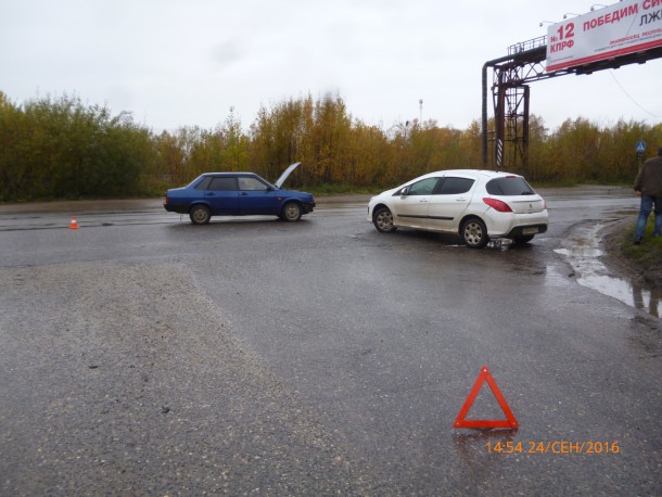 ДТП в Сыктывкаре: пострадали водитель  Peugeot и семилетний пассажир ВАЗа