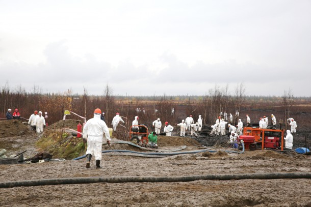 На очистке территории на Верхне-Возейском месторождении работают 166 человек - «ЛУКОЙЛ-Коми»