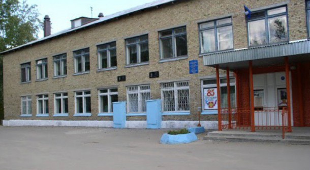В результате стрельбы в сыктывкарской школе 35 пострадали три ученика