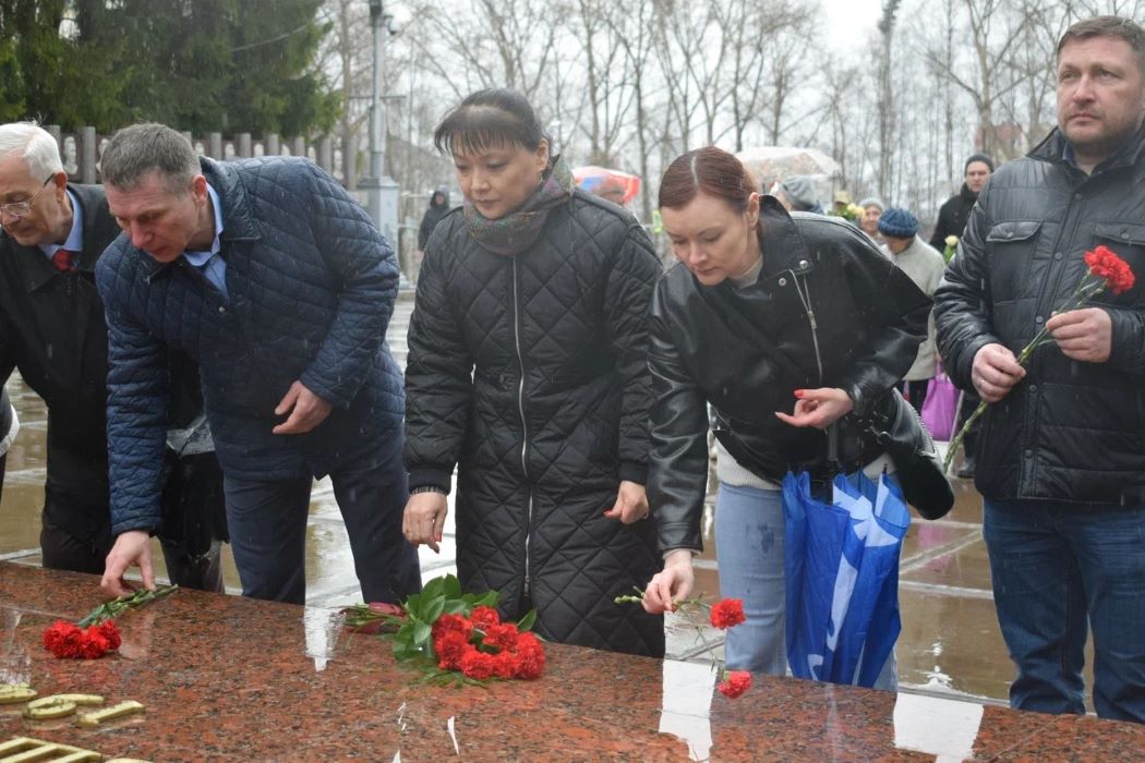 В Сыктывкаре партийцы почтили память погибших в контртеррористической операции на Северном Кавказе